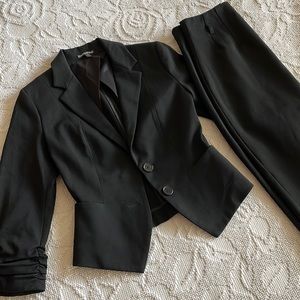 Express suit skirt set sexy!